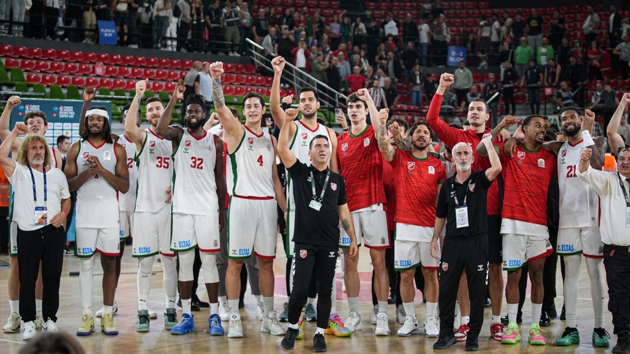 Karşıyaka’dan potada ilk galibiyet!