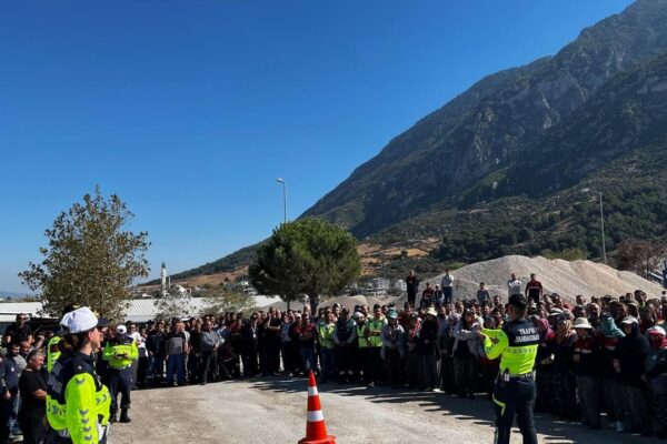 Büyükşehir personeline yol ve cadde çalışmalarında...